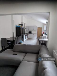 Lounge/ Kitchen