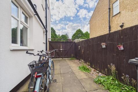 CAM03259G0-PR0287-STILL036
