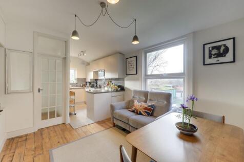 Open Plan Lounge &amp; Kitchen