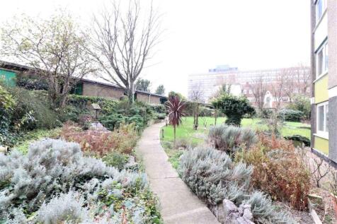 Devirill Court, Penge photo 4