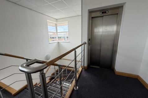 Office to rent Image 6