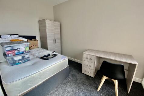 3-bed house on Langley Road, Lancaster, £1,989/mo