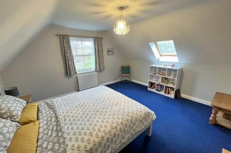 bed 5 3rd angle .JPG