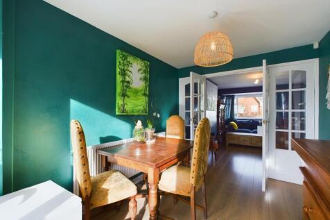 CAM02386G0-PR0113-STILL040