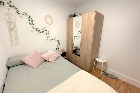 Antrobus Road, Chiswick, London photo 4