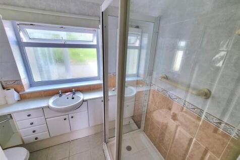 Shower room.jpg
