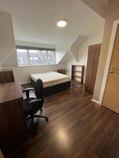 5-bed house on Meadow View, Hyde Park, LEEDS, WEST YORKSHIRE, £2,300/mo