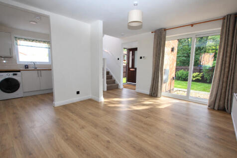 Wroxham Close, Chester photo 4