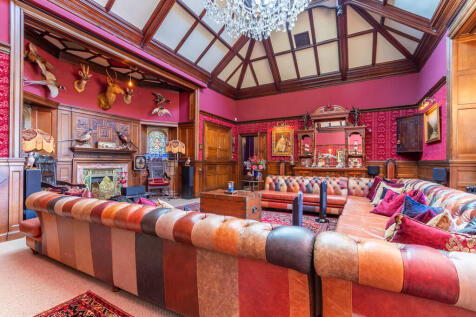 Former Billard Ro...