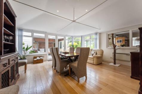 Dining Room / Conservatory