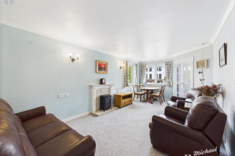 CAM03218G0-PR0679-STILL001