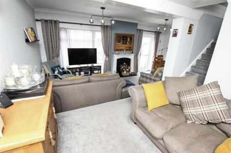 LARGE OPEN PLAN LOUNGE &amp; DINING ROOM