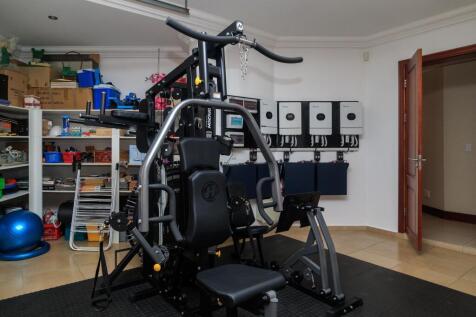 Garage  Inverter  solar System