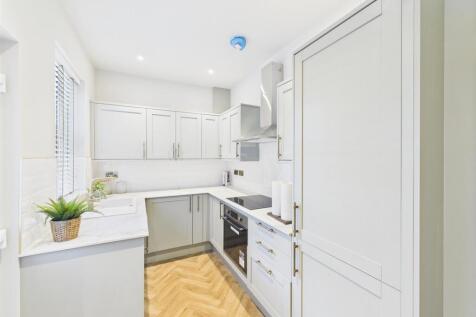 Queensway, Melbourne, DE73 - INCLUDING BILLS photo 2