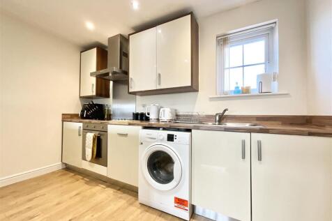 Kitchen / Lounge