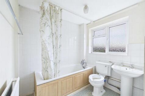 3-bedroom House for Auction, Stoke Gifford (10).jp