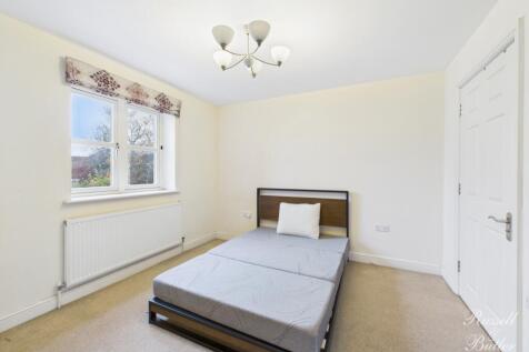 CAM02127G0-PR0364-STILL008