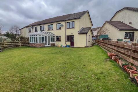 18 Crovens Close-01.jpg