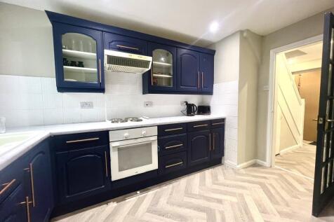 91772_000751351_I...