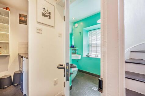 Kitchenette, Wetroom