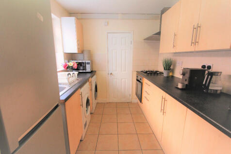 Pitcroft Avenue, Reading, Berkshire, RG6 photo 5