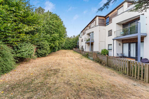 14 New Leys Court-22