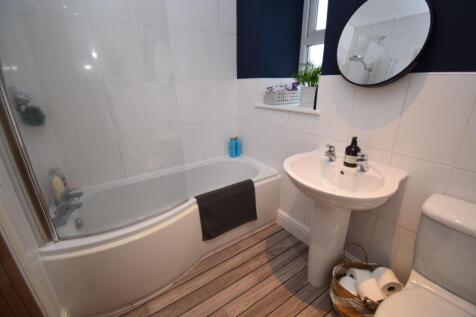 Bathroom.JPG