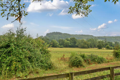 1329428-3-688b5bc1ccc80