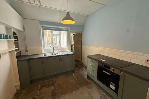 Church Street, CREWKERNE photo 5