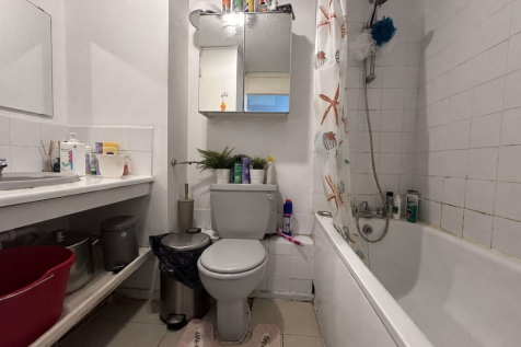 Springwood Crescent, Edgware, HA8 photo 4