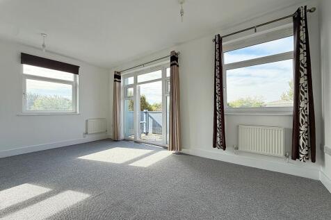Wraysbury Drive, West Drayton, UB7 photo 3