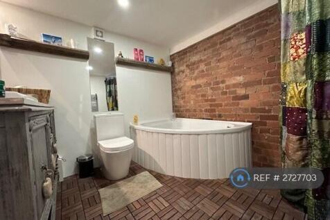 Bedroom 4 Ensuite Bathroom