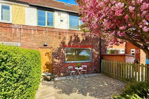 3-bed terraced on Sussex Avenue, Horsforth, Leeds, West Yorkshire, UK, LS18, £1,450/mo