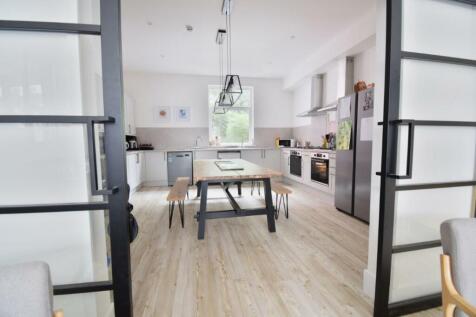 Kitchen 2 24-25 (Medium).jpg