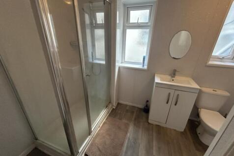 bathroom room 3