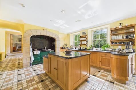 CAM04201G0-PR0078-STILL061