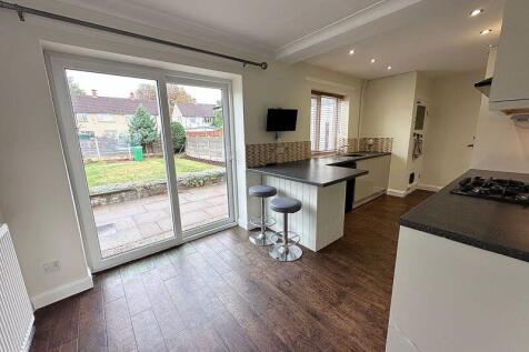 Darian Avenue, Woodhouse Park, Manchester photo 4