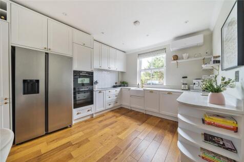 London, N10 - property photo