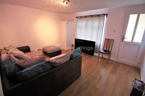 4-bed terraced on Addington Road, Reading, £2,500/mo