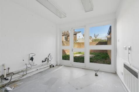 194 Trinity Road SW17 image 007.jpg