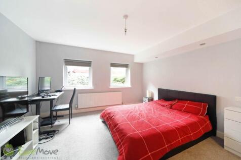 10 Cedar Court Road, Cheltenham photo 4