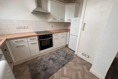 Heathley Park Drive, Rowlinson Court, LE3 photo 3