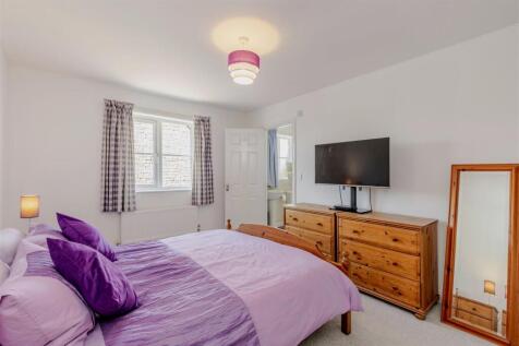 Diasy Cottage, Easter Compton Bed 1.jpg