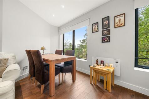 Bracknell, RG12 - property photo