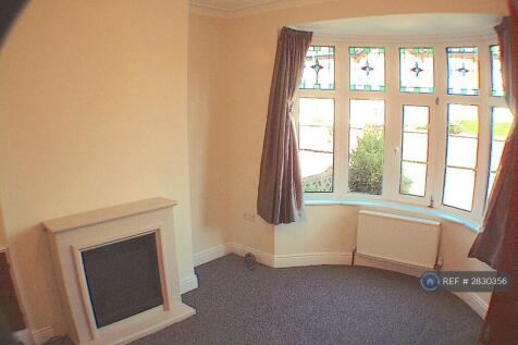 Spacious Lounge With Large Bay