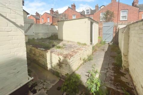 3d99e2b0-Courtyar...