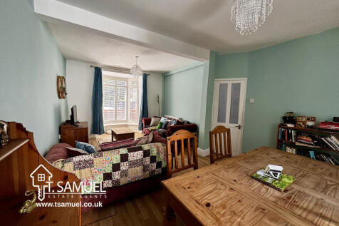 Living Room 4