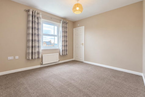 Bishopdale Court, Halifax, HX1 2QD photo 4