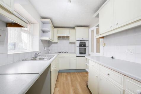 Lakeside Road, Cheshunt, EN8 photo 3