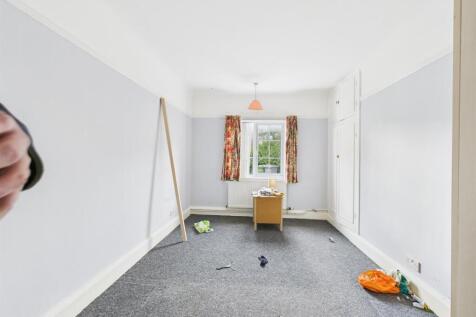 CAM03844G0-PR0340-STILL016.jpg